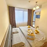 דירה Stylish Getaway In Kosara Near Lift By Flat Mаnager *