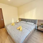 Stylish Getaway In Kosara Near Lift By Flat Mаnager דירה