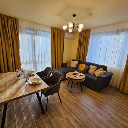 Apartment Stylish Getaway In Kosara Near Lift By Flat Mаnager